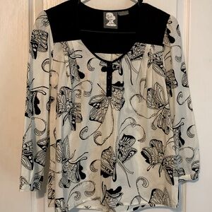 Girls from Savoy Anthro Black and White Butterfly Print Women's Top Sz 2 Cotton